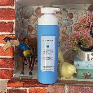 Naturium Blue Energizer Mandelic Acid Body Wash
